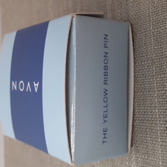 Avon The Yellow Ribbon Pin 2003 In Box - Picture 5 of 5